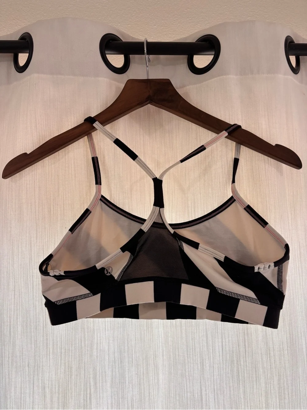 Lululemon racer back sports bra - Picture 2 of 4